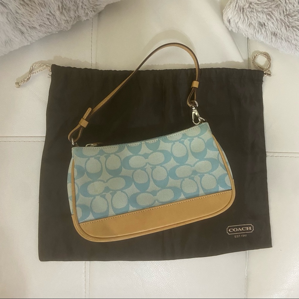 ❗️SOLD❗️Coach Demi baguette (PRICE IS FIRM)